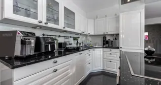 von_poll_real_estate_property_25072012_image_8