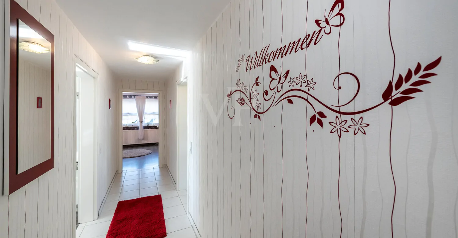 Freundlicher Zugang Wohnung DG