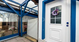 von_poll_real_estate_property_25072012_image_3