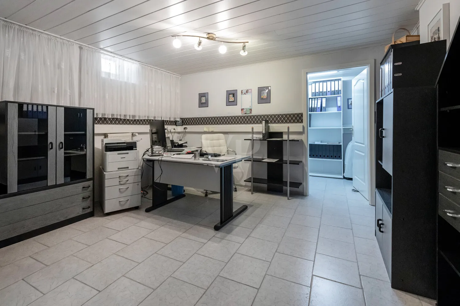 Büro UG