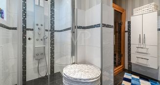 von_poll_real_estate_property_25072012_image_11