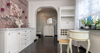 von_poll_real_estate_property_25072012_image_5