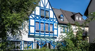 von_poll_real_estate_property_25072012_image_1