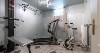 von_poll_real_estate_property_25072012_image_24