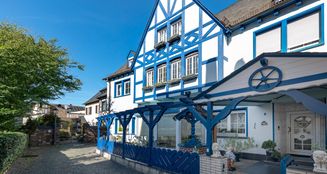 von_poll_real_estate_property_25072012_image_1