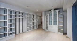 von_poll_real_estate_property_25072012_image_26