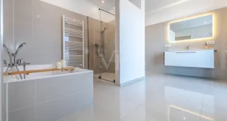 von_poll_real_estate_property_25072013_image_28