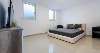 von_poll_real_estate_property_25072013_image_31