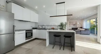 von_poll_real_estate_property_25072013_image_10