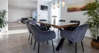 von_poll_real_estate_property_25072013_image_10