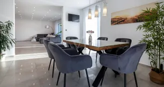 von_poll_real_estate_property_25072013_image_10