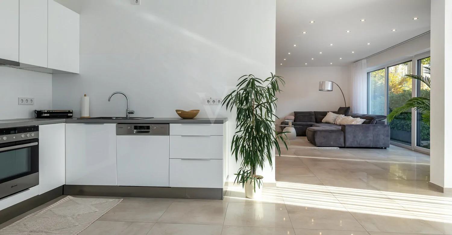 Offene Küche mit Blick zum Wohnen