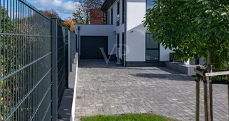 von_poll_real_estate_property_25072013_image_2