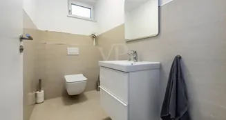 von_poll_real_estate_property_25072013_image_32