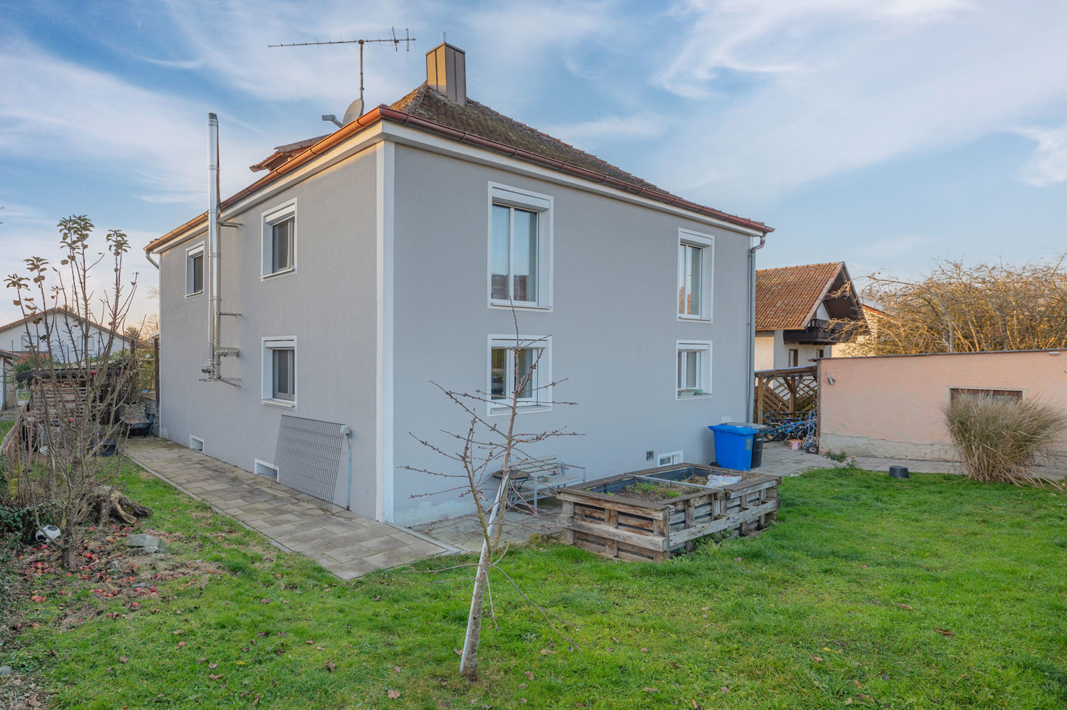 Einfamilienhaus mit großem Garten