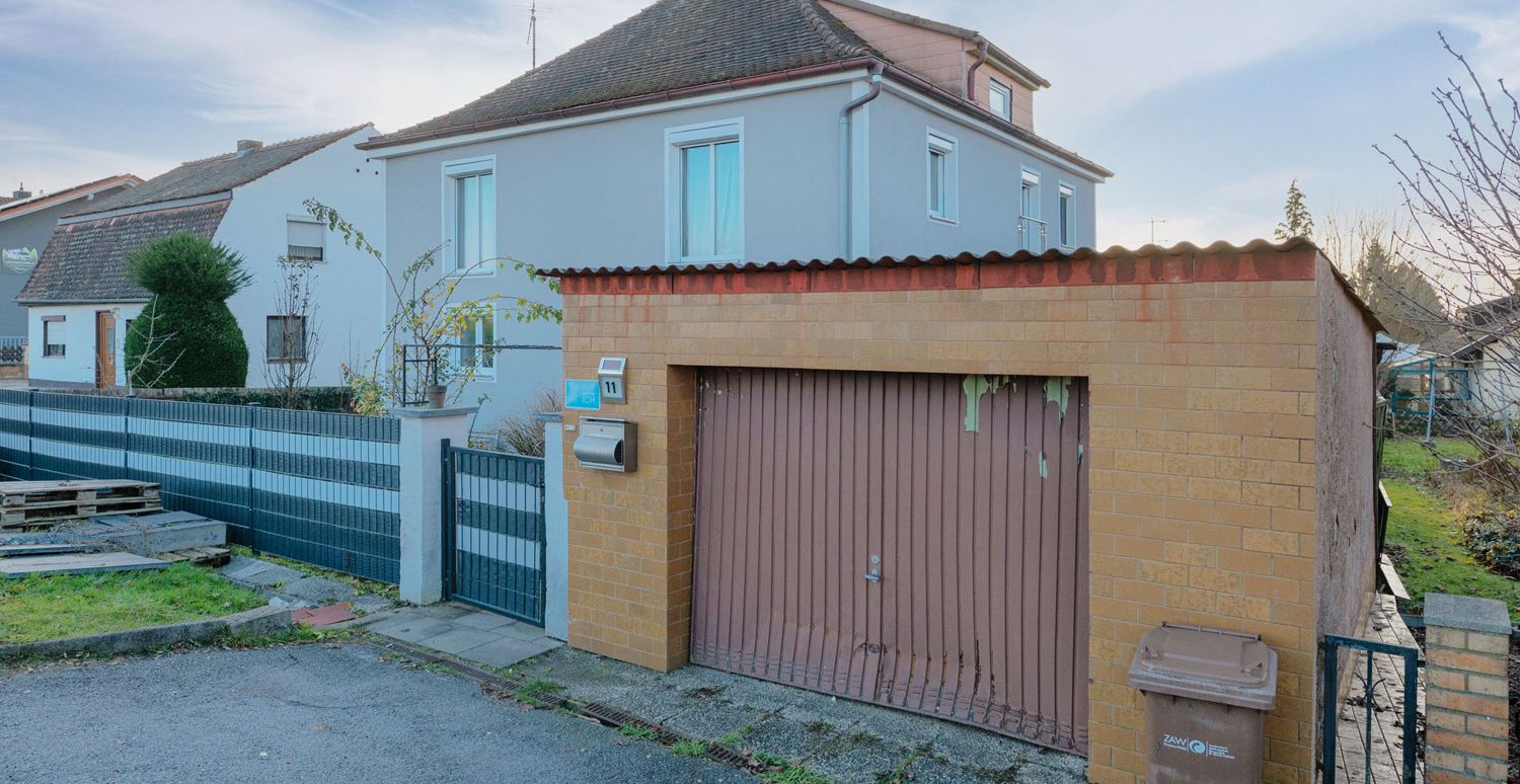 Einfamilienhaus mit großem Garten