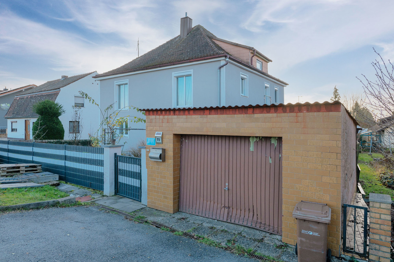 Einfamilienhaus mit großem Garten