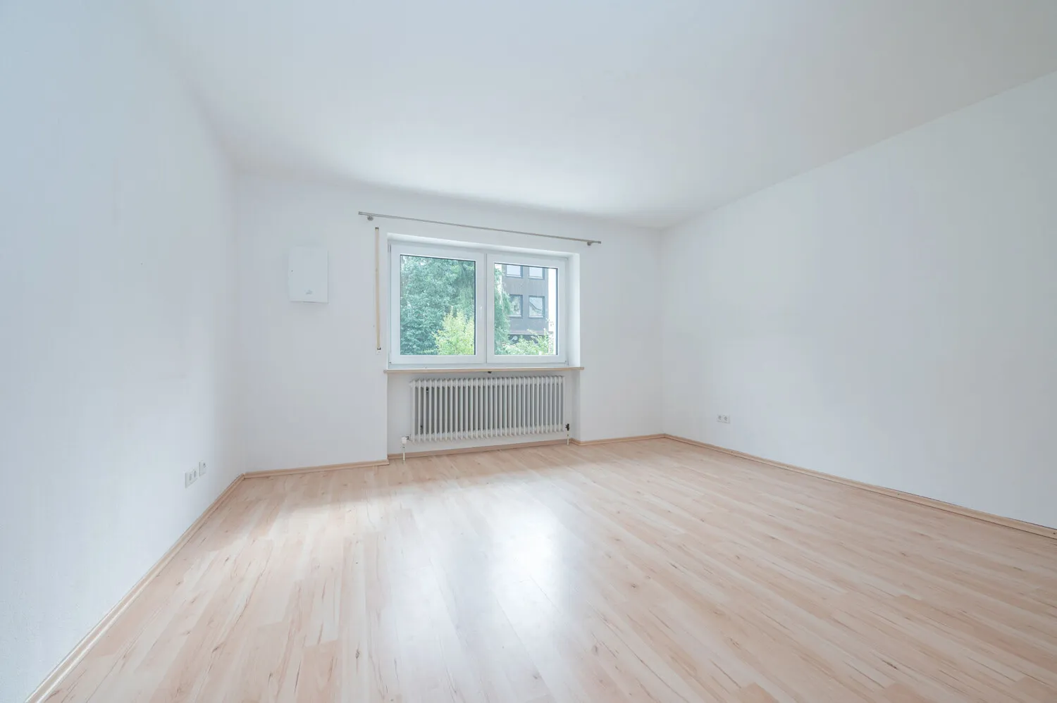 Großzügiger Bungalow mit modernisiertem Ambiente und sonnigem Garten
