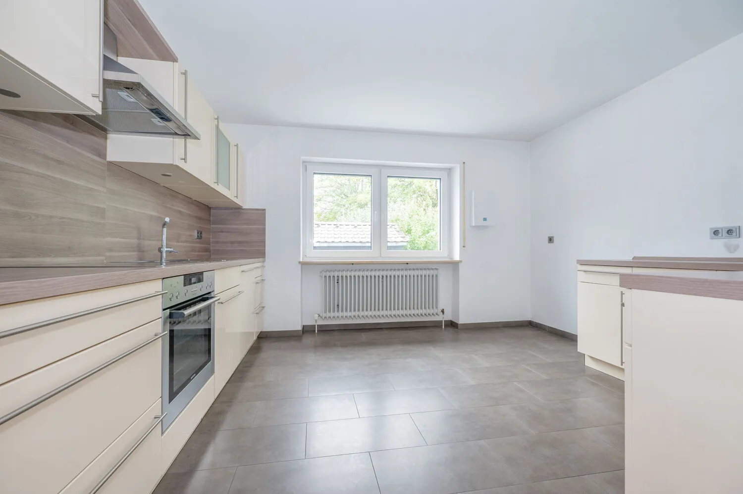 Großzügiger Bungalow mit modernisiertem Ambiente und sonnigem Garten
