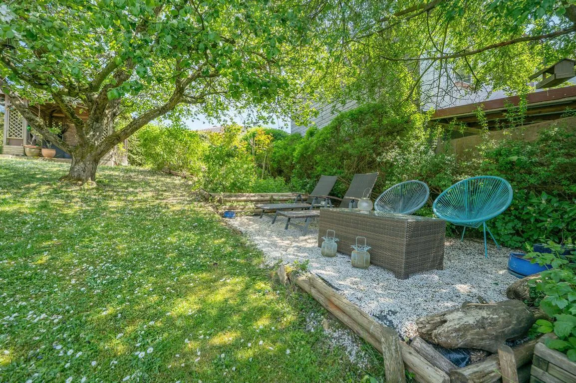 Kernsaniertes Traumhaus mit Wintergärten & Aussichtslage