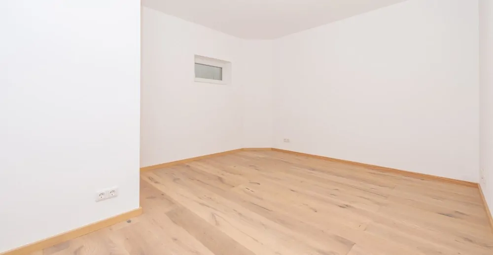 Büro/Ankleide/Sauna-Möglichkeit