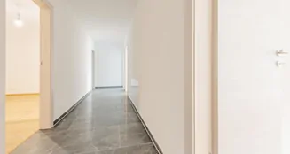 von_poll_real_estate_property_25166019UG_image_3