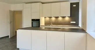 von_poll_real_estate_property_25166019UG_image_7