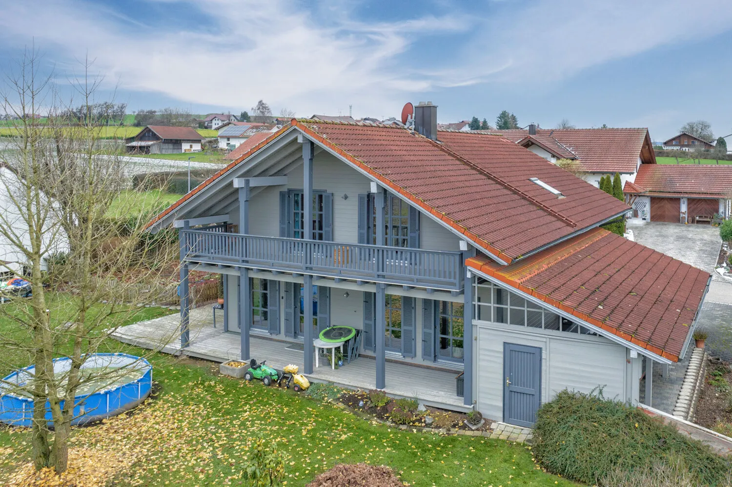 Hochwertiges Sonneitnerholzhaus - Einfamilienhaus mit Einliegerwohnung und großem Grundstück