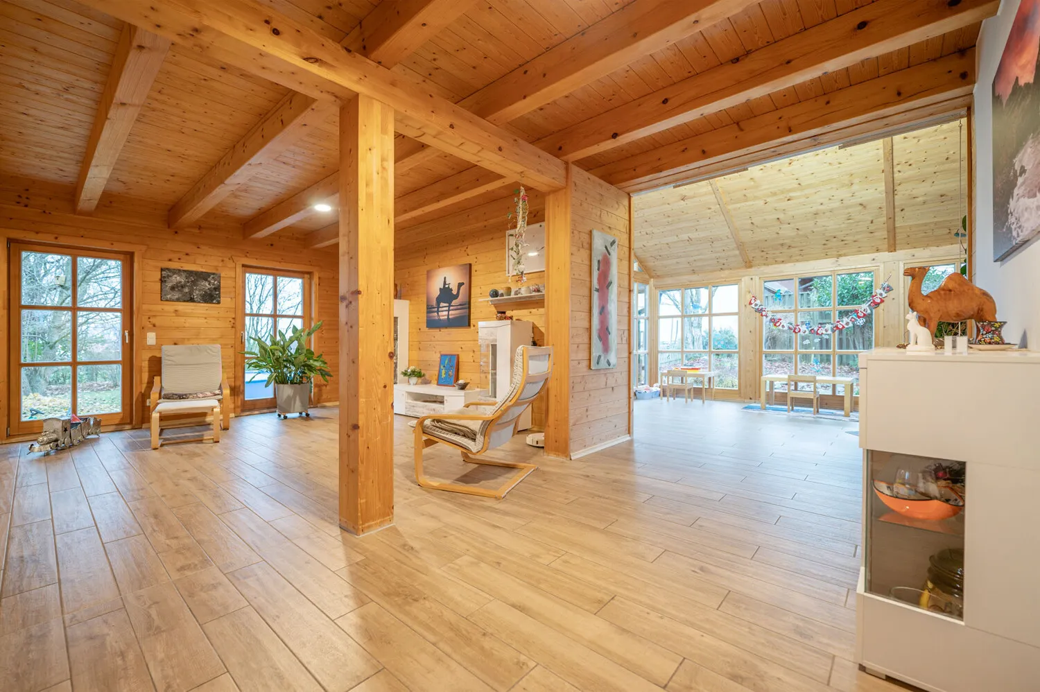 Hochwertiges Sonneitnerholzhaus - Einfamilienhaus mit Einliegerwohnung und großem Grundstück