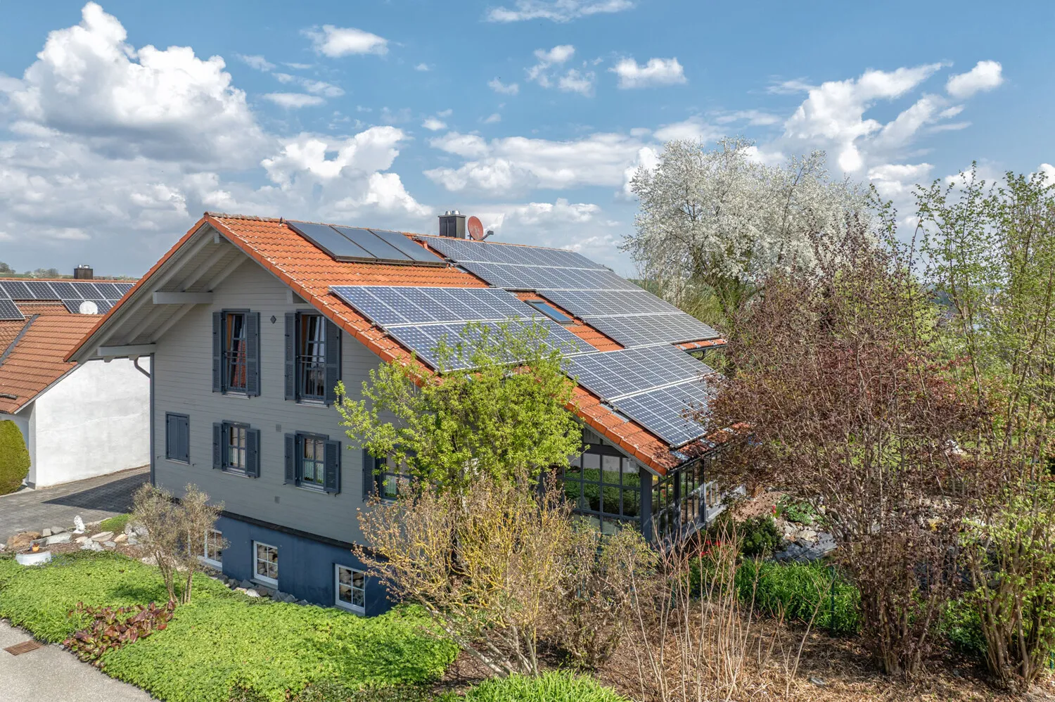 Maison Sonneitner en bois de haute qualité - maison individuelle avec studio indépendant et grand terrain