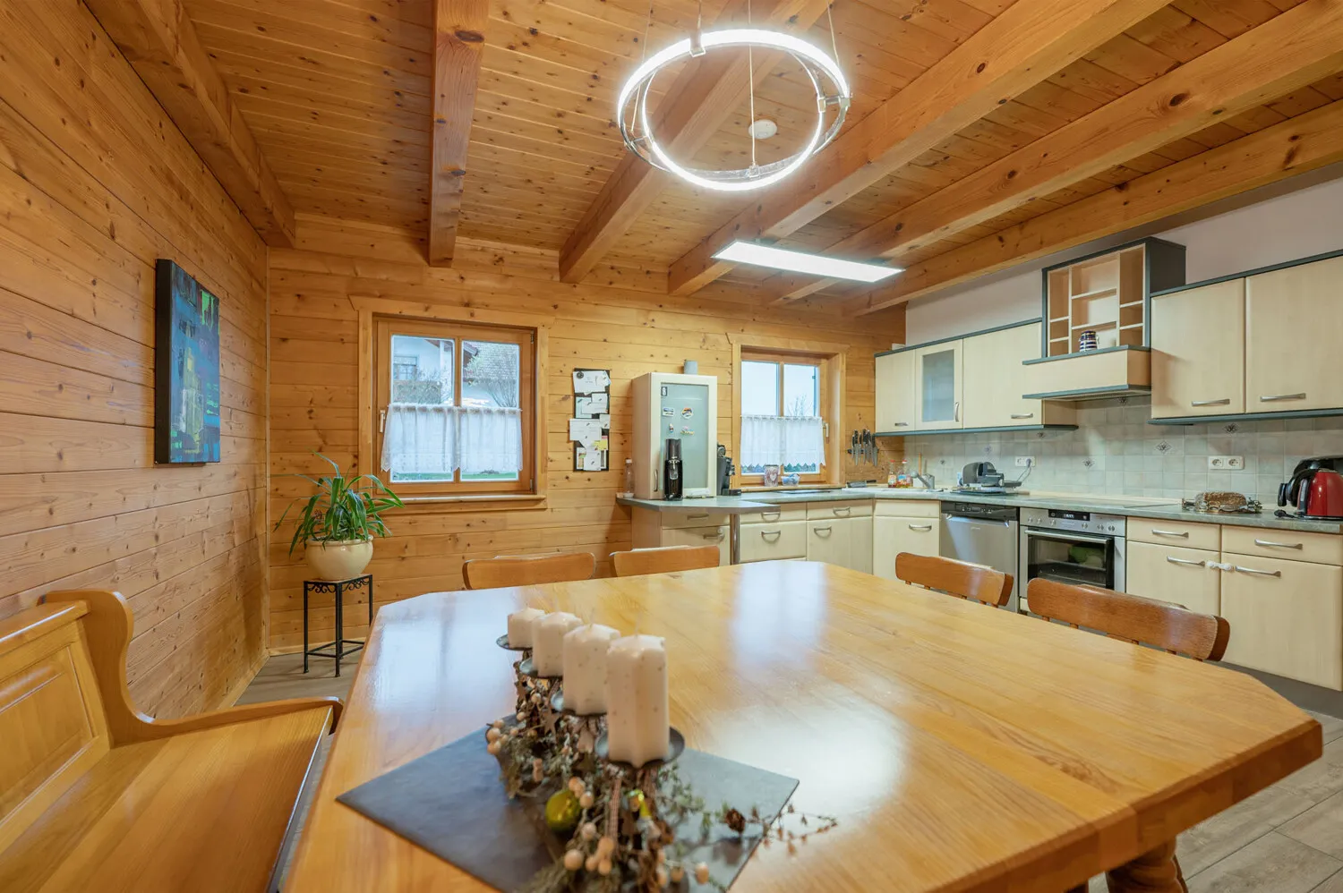 Hochwertiges Sonneitnerholzhaus - Einfamilienhaus mit Einliegerwohnung und großem Grundstück