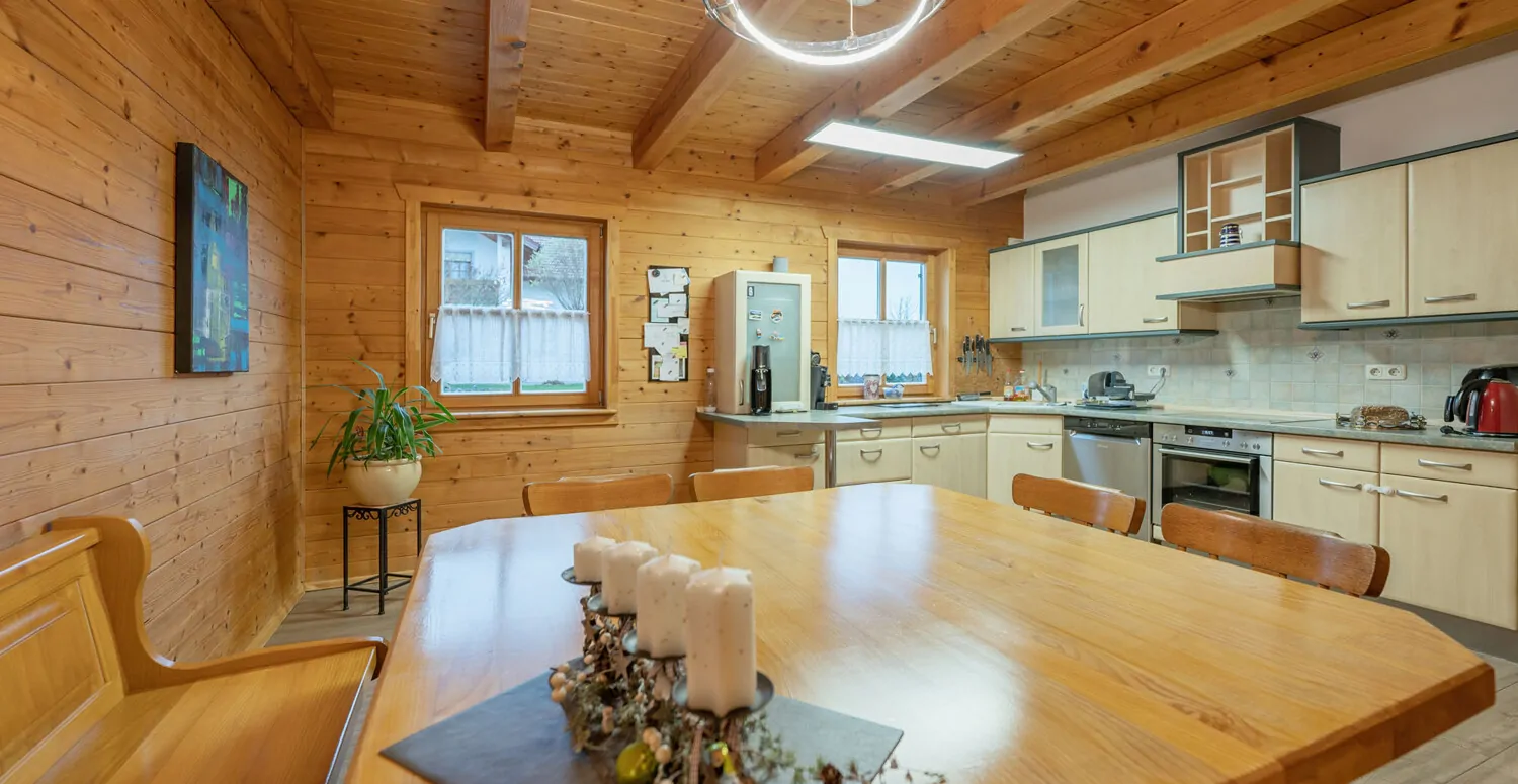 Hochwertiges Sonneitnerholzhaus - Einfamilienhaus mit Einliegerwohnung und großem Grundstück