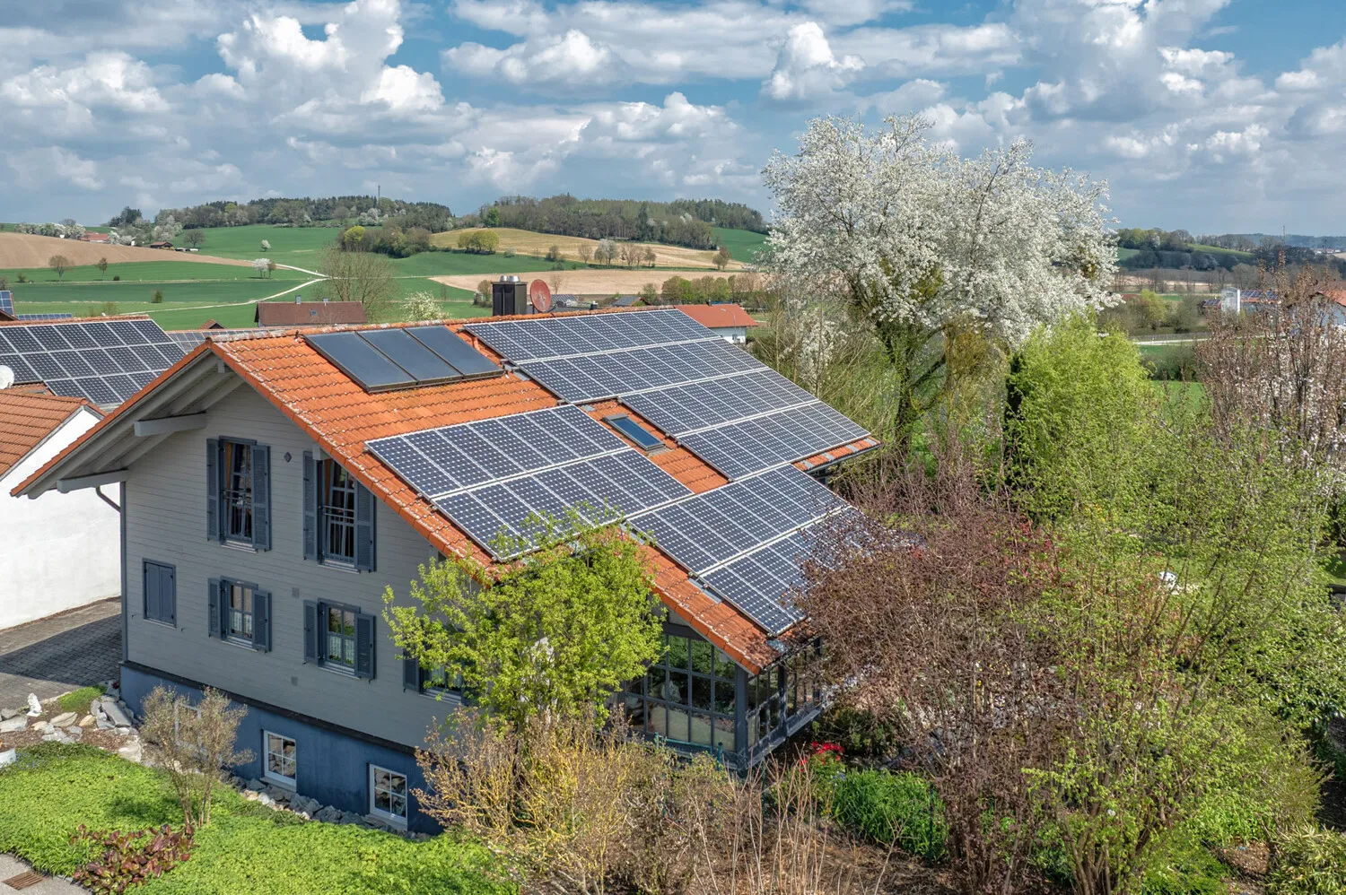 Maison Sonneitner en bois de haute qualité - maison individuelle avec studio indépendant et grand terrain