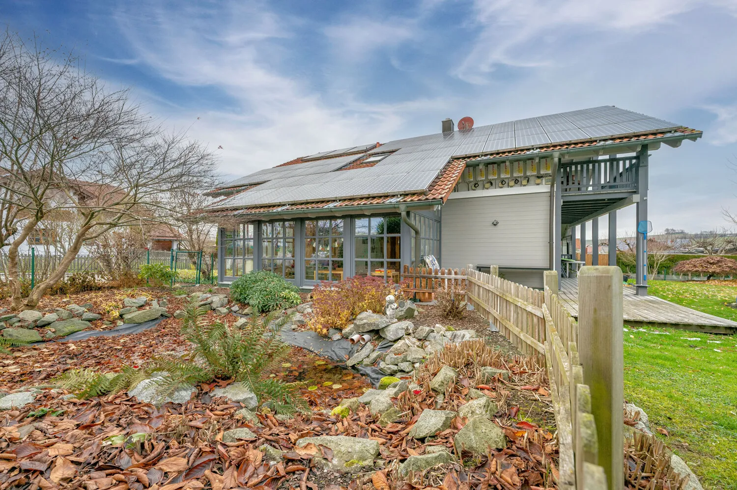 Hochwertiges Sonneitnerholzhaus - Einfamilienhaus mit Einliegerwohnung und großem Grundstück