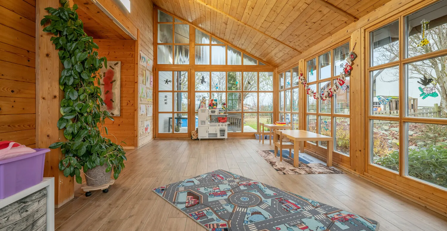 Hochwertiges Sonneitnerholzhaus - Einfamilienhaus mit Einliegerwohnung und großem Grundstück