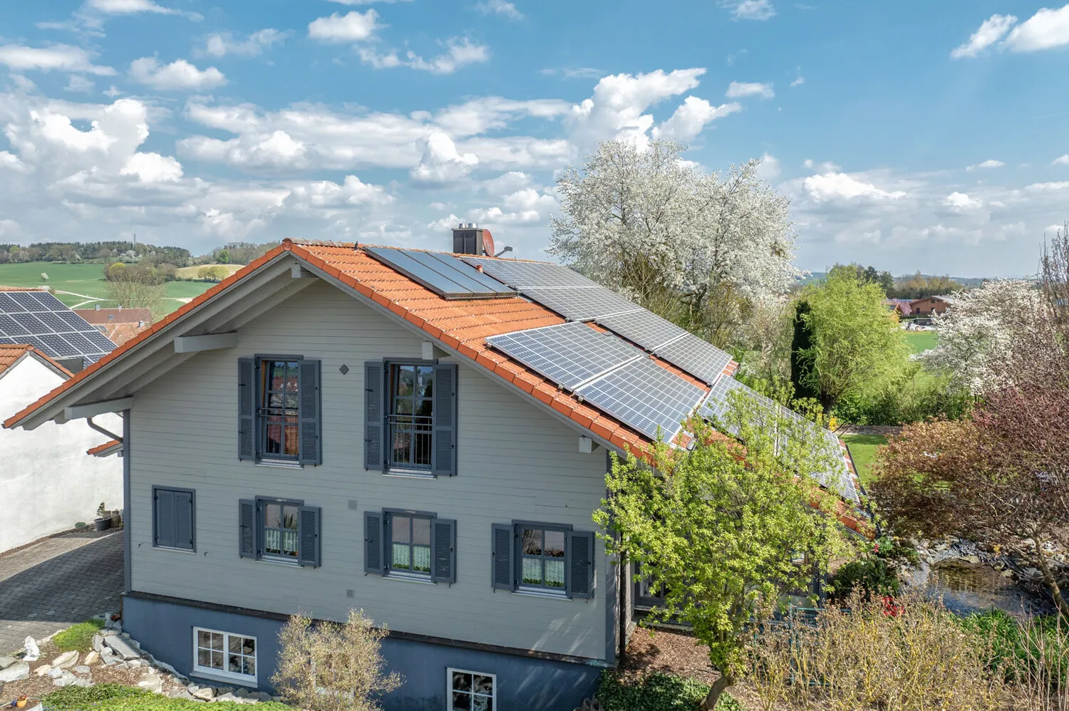 Maison Sonneitner en bois de haute qualité - maison individuelle avec studio indépendant et grand terrain