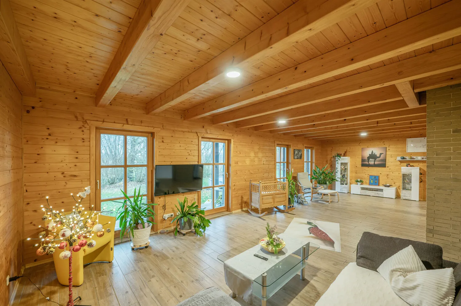 Hochwertiges Sonneitnerholzhaus - Einfamilienhaus mit Einliegerwohnung und großem Grundstück