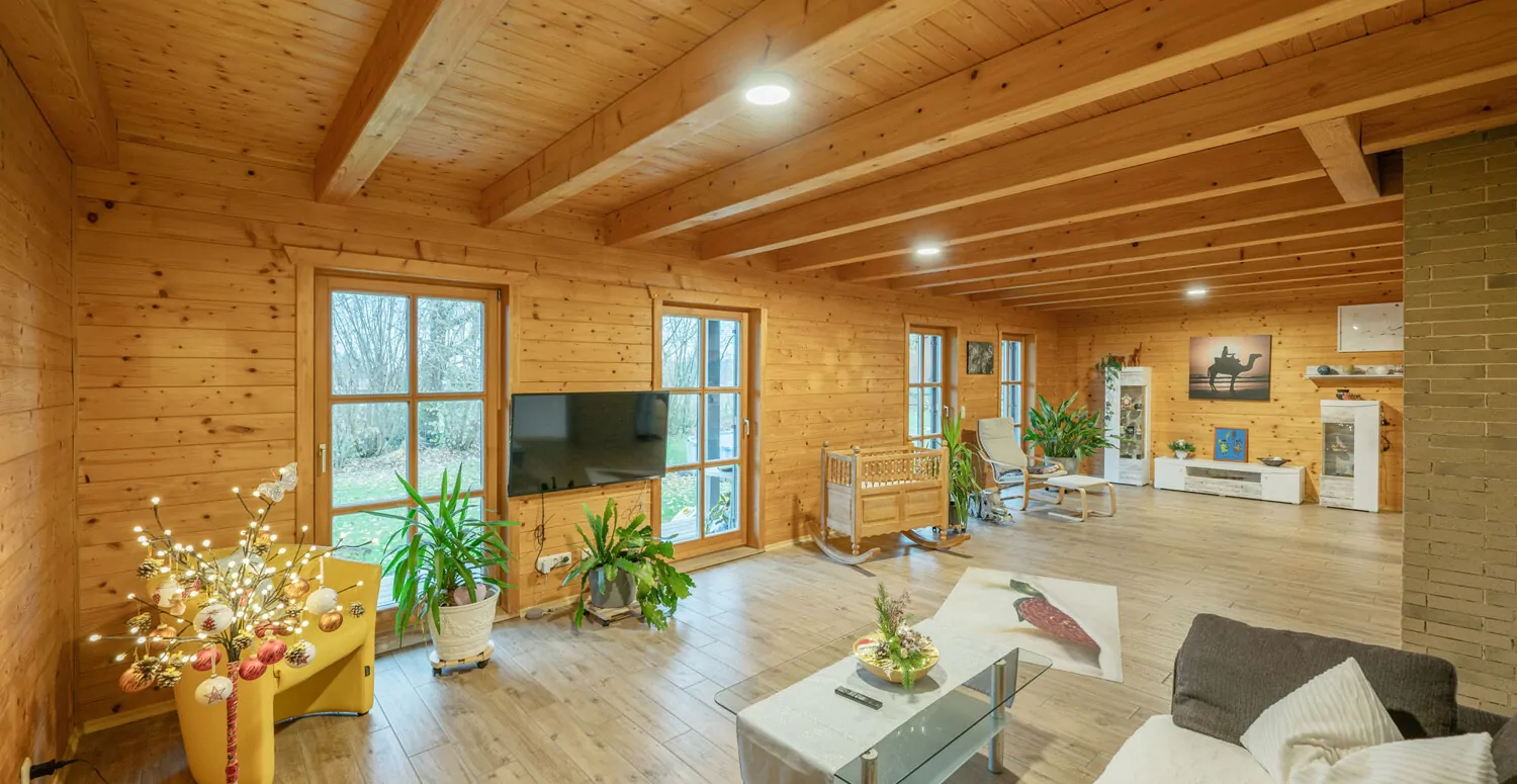 Hochwertiges Sonneitnerholzhaus - Einfamilienhaus mit Einliegerwohnung und großem Grundstück