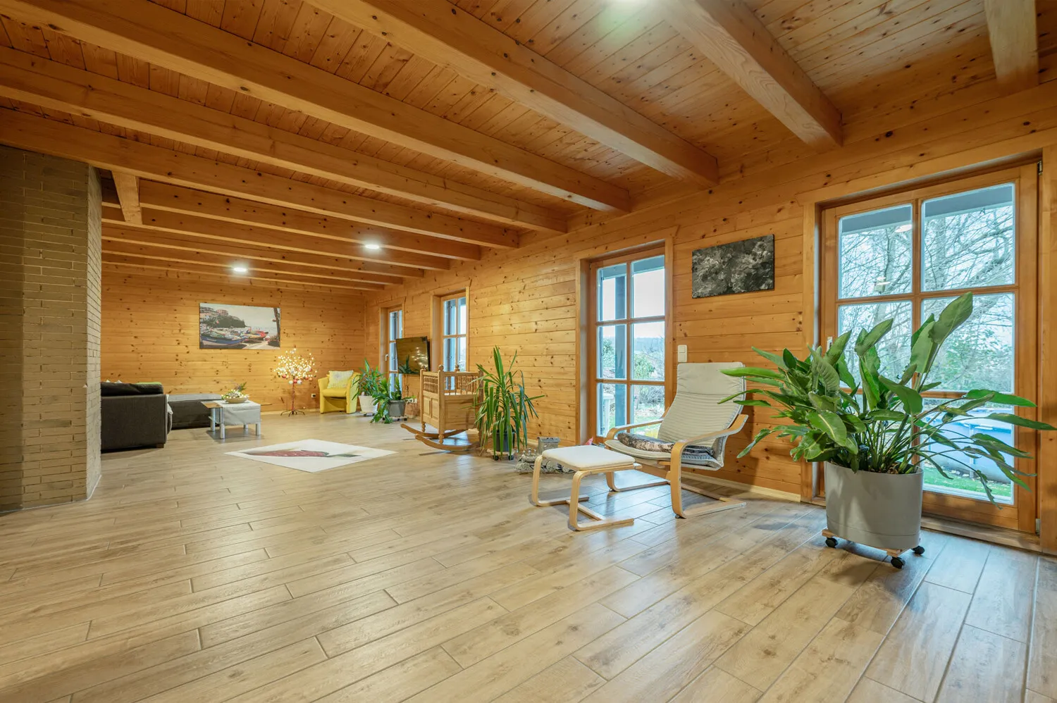 Hochwertiges Sonneitnerholzhaus - Einfamilienhaus mit Einliegerwohnung und großem Grundstück