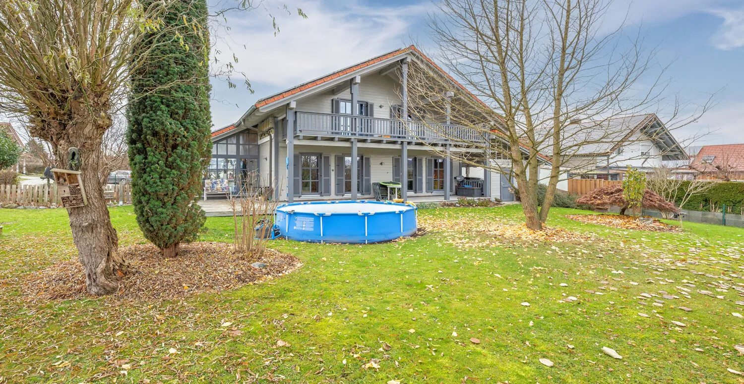 Hochwertiges Sonneitnerholzhaus - Einfamilienhaus mit Einliegerwohnung und großem Grundstück