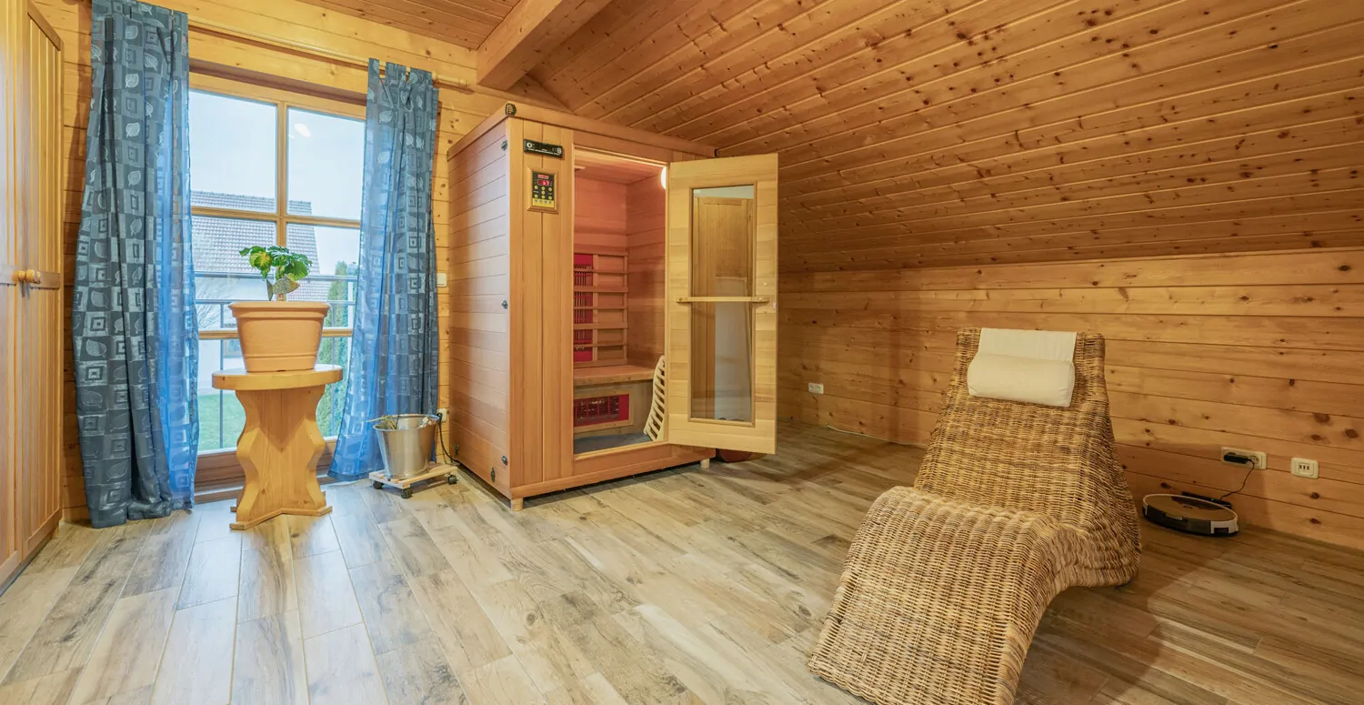 Hochwertiges Sonneitnerholzhaus - Einfamilienhaus mit Einliegerwohnung und großem Grundstück