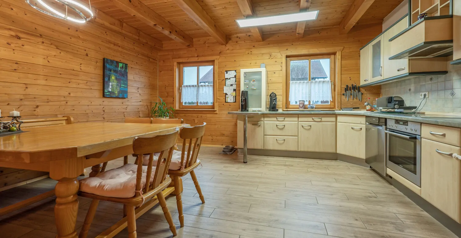 Hochwertiges Sonneitnerholzhaus - Einfamilienhaus mit Einliegerwohnung und großem Grundstück