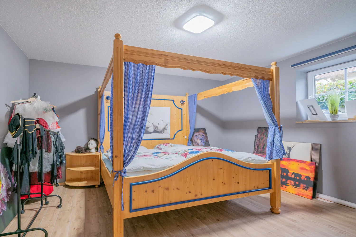 Hochwertiges Sonneitnerholzhaus - Einfamilienhaus mit Einliegerwohnung und großem Grundstück