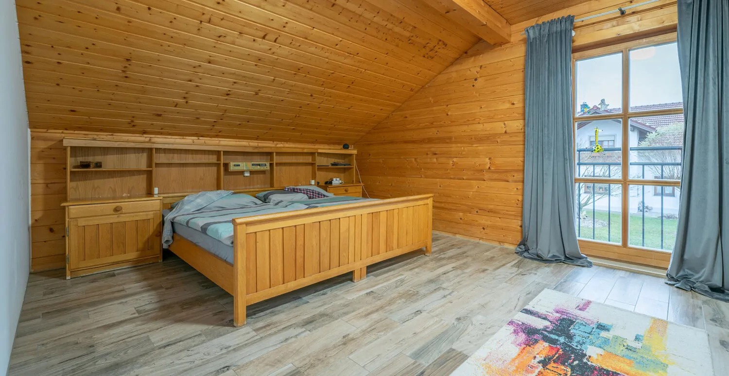 Hochwertiges Sonneitnerholzhaus - Einfamilienhaus mit Einliegerwohnung und großem Grundstück