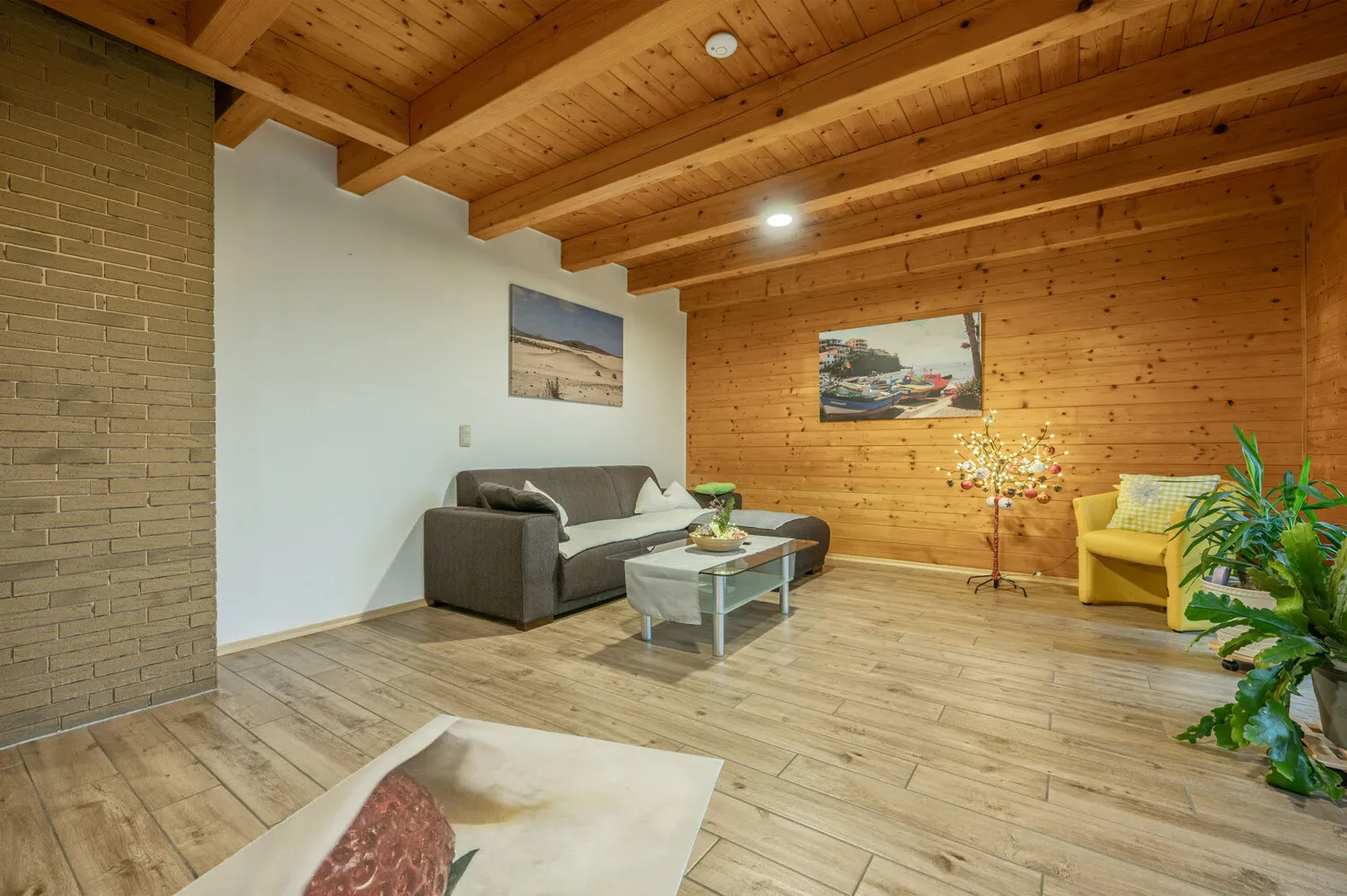 Hochwertiges Sonneitnerholzhaus - Einfamilienhaus mit Einliegerwohnung und großem Grundstück