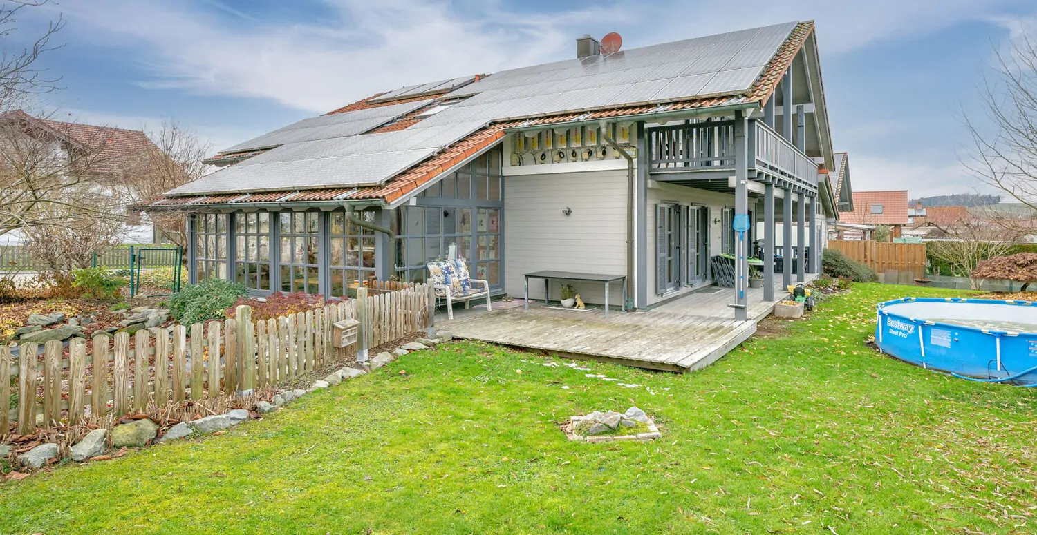 Hochwertiges Sonneitnerholzhaus - Einfamilienhaus mit Einliegerwohnung und großem Grundstück