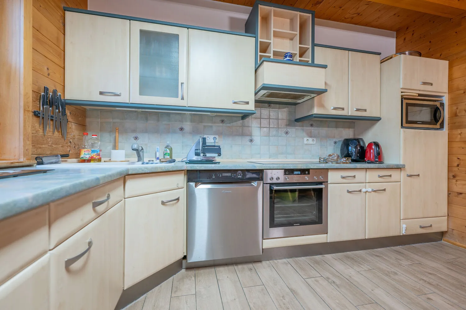 Hochwertiges Sonneitnerholzhaus - Einfamilienhaus mit Einliegerwohnung und großem Grundstück