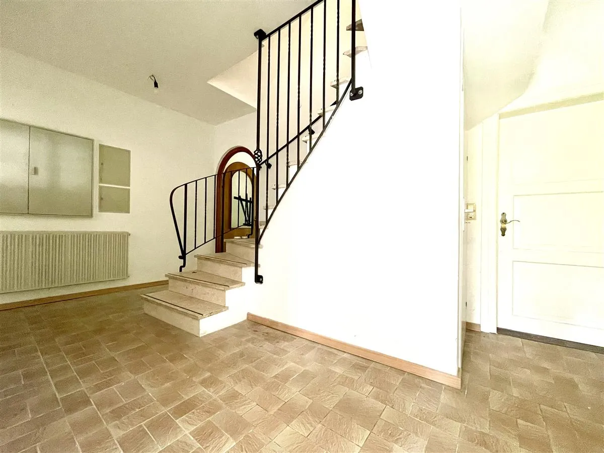 Casa unifamiliar única con sistema fotovoltaico/solar térmico y un encantador jardín.