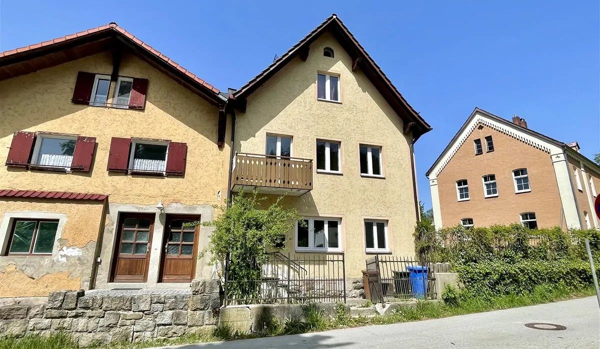 Einzigartiges Einfamilienhaus mit PV/Solarthermie und verwunschenem Garten