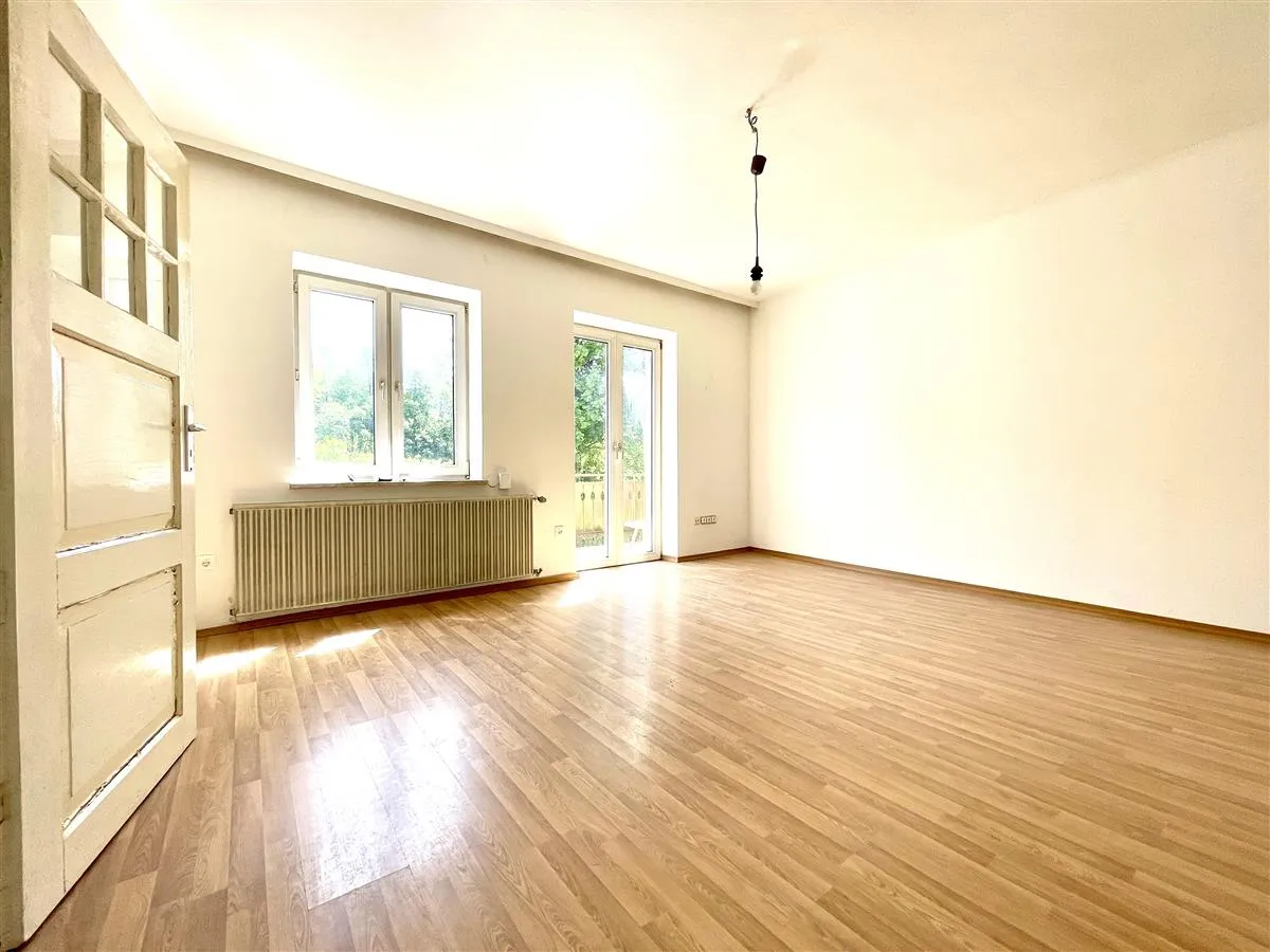 Casa unifamiliar única con sistema fotovoltaico/solar térmico y un encantador jardín.